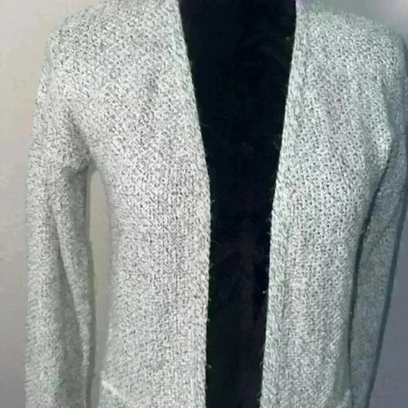 Olive & oak‎ tassel sweater - Picture 3 of 5